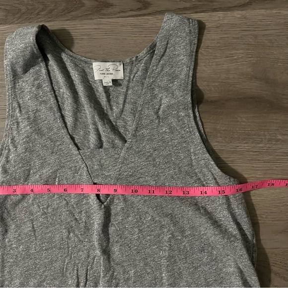 Feel the Piece Terre Jacobs Womens Grey V-Neck Tank Top Size M/L - Picture 2 of 5